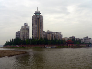La citta di Leshan in Cina