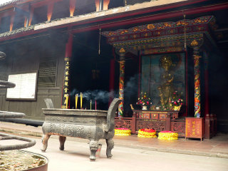 Tempio buddista ai piedi del monte Emei