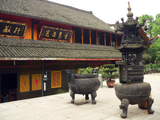 Tempio buddista ai piedi del monte Emei