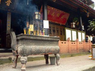 Tempio buddista ai piedi del monte Emei
