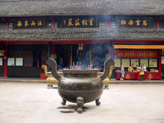 Tempio buddista ai piedi del monte Emei